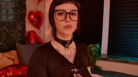 Snapshot of hugme_ chatting on February 15, 2026, 5:42 pm Mika online show from February 15, 2026, 5:42 pm