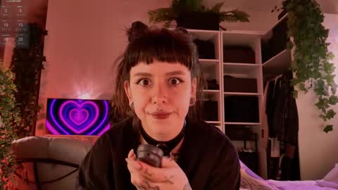 Snapshot of hugme_ chatting on March 21, 2026, 5:27 pm Mika online show from March 21, 2026, 5:27 pm