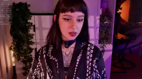 Snapshot of hugme_ chatting on March 30, 2026, 6:42 pm Mika online show from March 30, 2026, 6:42 pm