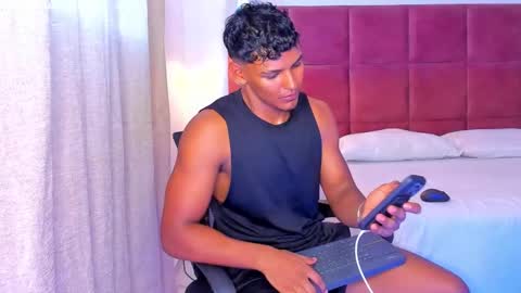 Snapshot of hugo_cano chatting on January 18, 2026, 9:29 pm Hugo Cano online show from January 18, 2026, 9:29 pm