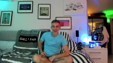Snapshot of hugolandcam chatting on December 7, 2024, 10:06 pm Hugo online show from December 7, 2024, 10:06 pm