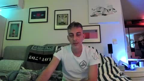 Snapshot of hugolandcam chatting on December 8, 2024, 3:56 pm Hugo online show from December 8, 2024, 3:56 pm