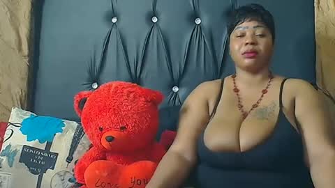 Snapshot of humongoustitss500929 chatting on September 18, 2025, 5:37 pm humongoustitss500929 online show from September 18, 2025, 5:37 pm