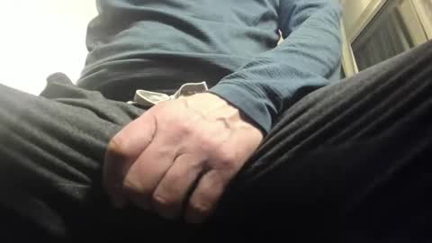 Snapshot of hung_hot_fit10 chatting on December 16, 2024, 7:58 am Big uncut cock dripping online show from December 16, 2024, 7:58 am