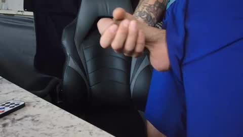 FootLover online show from November 19, 2025, 8:42 pm