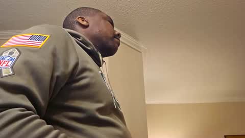 hungluv1 online show from November 12, 2025, 1:06 am