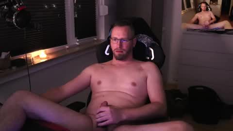 hungry_26 online show from February 19, 2025, 7:16 pm