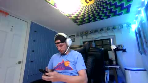 hungtxcock92 online show from April 11, 2026, 6:12 pm