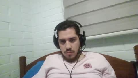 Snapshot of hungweeb chatting on December 6, 2024, 2:57 am Rod online show from December 6, 2024, 2:57 am