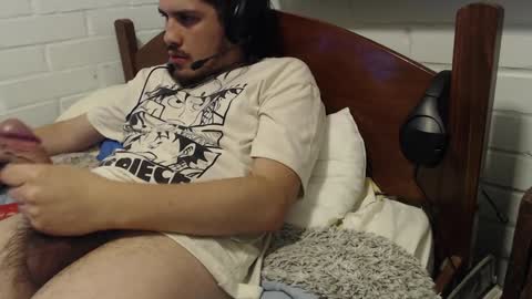 Snapshot of hungweeb chatting on December 11, 2024, 5:10 am Rod online show from December 11, 2024, 5:10 am