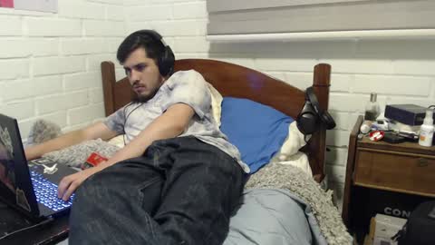 Snapshot of hungweeb chatting on December 16, 2024, 4:34 am Rod online show from December 16, 2024, 4:34 am