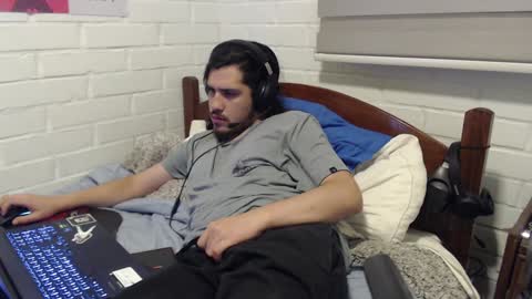 Snapshot of hungweeb chatting on December 19, 2024, 3:07 am Rod online show from December 19, 2024, 3:07 am