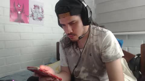 Snapshot of hungweeb chatting on February 13, 2025, 2:56 am Rod online show from February 13, 2025, 2:56 am