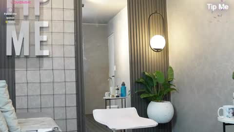 hunk_ryan online show from February 28, 2025, 12:20 pm