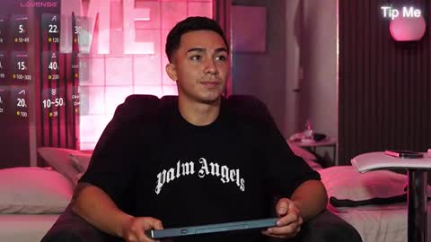 hunk_ryan online show from January 10, 2026, 2:08 pm