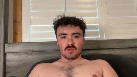 Snapshot of hunterbentleyy chatting on October 6, 2025, 10:07 pm Hunter online show from October 6, 2025, 10:07 pm