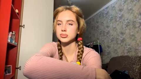 Gloria online show from November 12, 2025, 4:18 pm