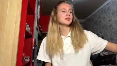 Gloria online show from December 3, 2025, 2:48 pm