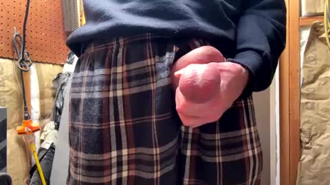 Snapshot of huskey300 chatting on January 6, 2025, 4:15 am huskey300 online show from January 6, 2025, 4:15 am