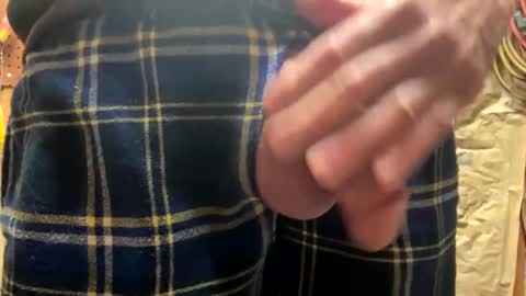 Snapshot of huskey300 chatting on February 24, 2025, 2:58 pm huskey300 online show from February 24, 2025, 2:58 pm