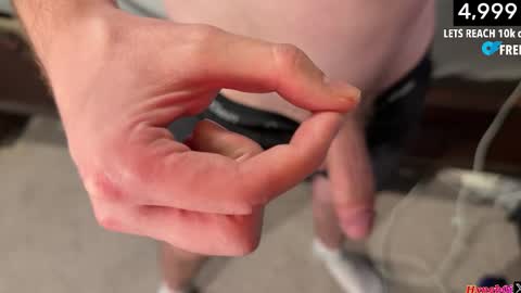 Snapshot of hxngb0i chatting on November 15, 2025, 4:10 am hxngb0i online show from November 15, 2025, 4:10 am