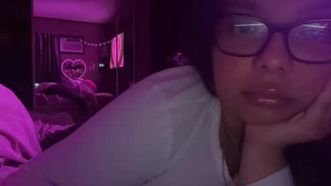 Snapshot of hxnnyyb chatting on February 16, 2026, 4:19 am Bex online show from February 16, 2026, 4:19 am