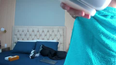 hxxyro online show from April 9, 2026, 1:16 pm