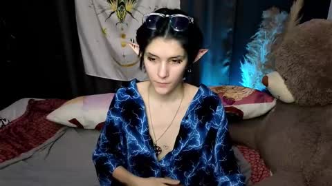 Snapshot of hyeon_jin chatting on January 14, 2025, 12:00 am Hyeon Jin online show from January 14, 2025, 12:00 am