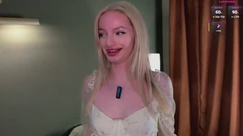 Snapshot of hypno_eyes_babe chatting on June 10, 2026, 2:49 pm Kate online show from June 10, 2026, 2:49 pm