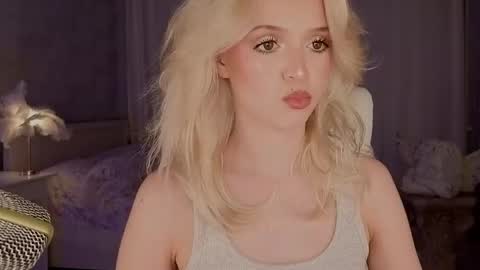 Snapshot of i__am_joss chatting on May 9, 2026, 10:37 pm Joselle online show from May 9, 2026, 10:37 pm