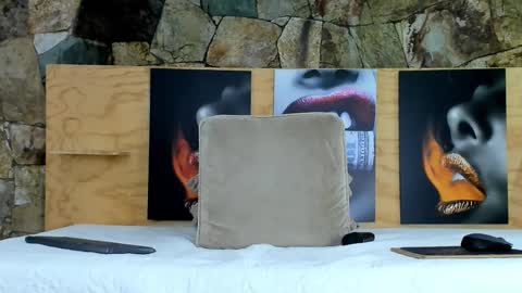 Snapshot of i_am_dolls chatting on February 22, 2025, 7:01 am The Dolls online show from February 22, 2025, 7:01 am