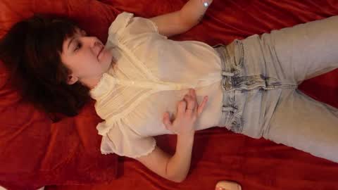 Olive online show from November 30, 2025, 12:14 am