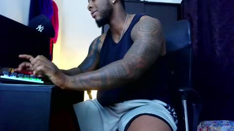 Snapshot of iam_hotbbc chatting on March 30, 2026, 1:06 am Mr H Independent model online show from March 30, 2026, 1:06 am