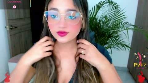 iam_lina online show from April 10, 2026, 3:45 am