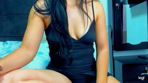 iam_your_fantasy online show from November 13, 2025, 9:03 pm