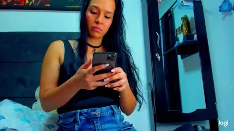 iam_your_fantasy online show from November 21, 2025, 9:35 pm