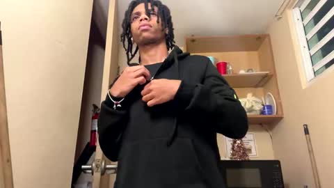 iamadielpr online show from December 2, 2025, 5:13 am