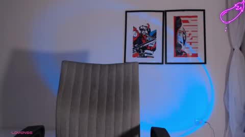  INDEPENDENT MODEL online show from October 25, 2025, 2:08 am