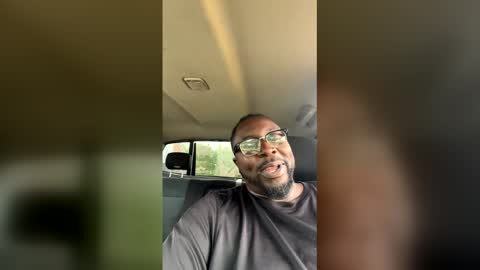 Snapshot of iamhayes chatting on May 1, 2026, 9:30 pm iamhayes online show from May 1, 2026, 9:30 pm