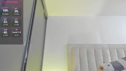 Juliiiiian online show from February 28, 2025, 5:37 pm