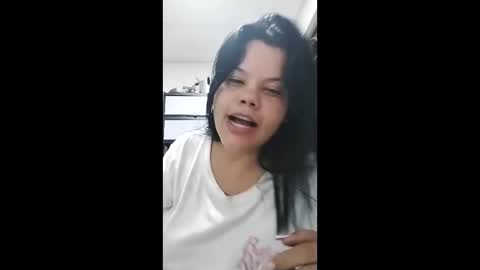 IM LOLA  online show from May 16, 2026, 6:32 am