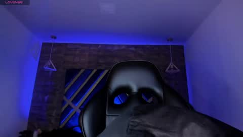 IAN CASTILLO online show from April 20, 2026, 11:13 am