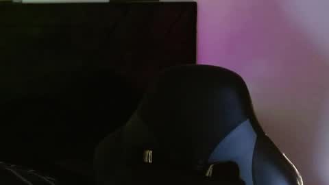 Ian Davis online show from April 6, 2026, 11:05 pm