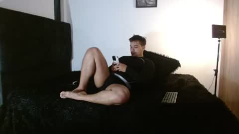 Ian Davis online show from August 5, 2026, 2:09 pm