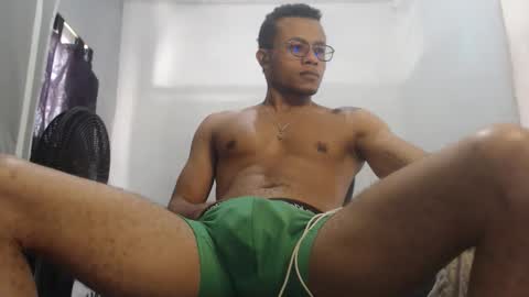 Snapshot of ian_tuner chatting on November 18, 2025, 6:56 pm ian_tuner online show from November 18, 2025, 6:56 pm