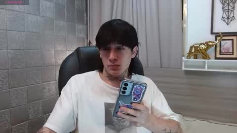 ian online show from December 15, 2025, 3:33 am