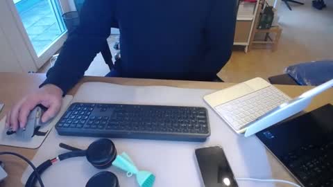 Snapshot of iandy12 chatting on December 13, 2024, 7:25 am iandy12 online show from December 13, 2024, 7:25 am