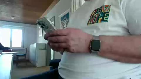 Snapshot of iandy12 chatting on March 9, 2025, 10:52 am iandy12 online show from March 9, 2025, 10:52 am