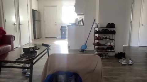 pastaredsauze online show from November 18, 2025, 5:06 pm