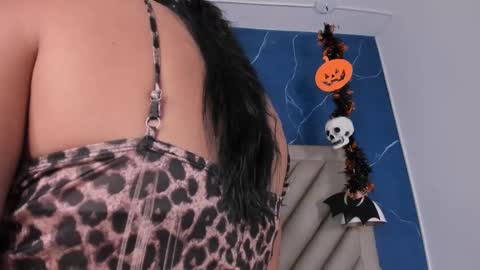 ibbie_ online show from October 30, 2025, 12:17 pm